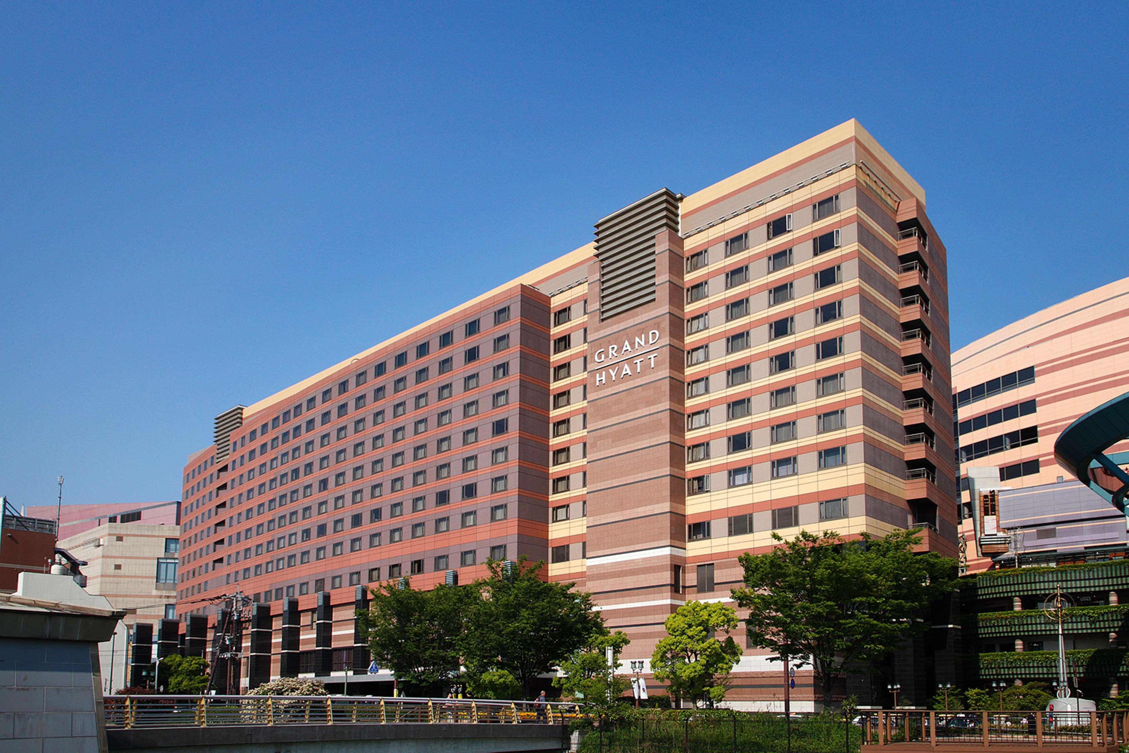 Отель Grand Hyatt Fukuoka Фукуока Экстерьер фото